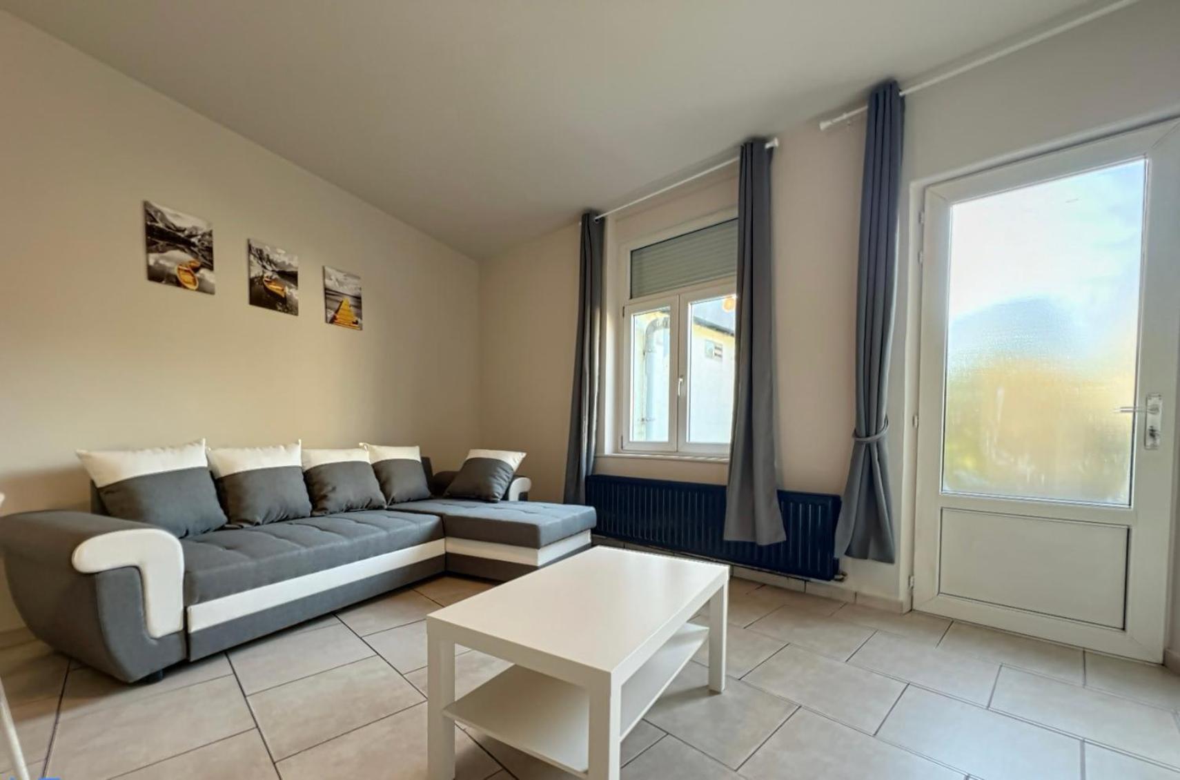 Station 173 A Bruxelles-Charleroi-Airport Apartment Exterior photo